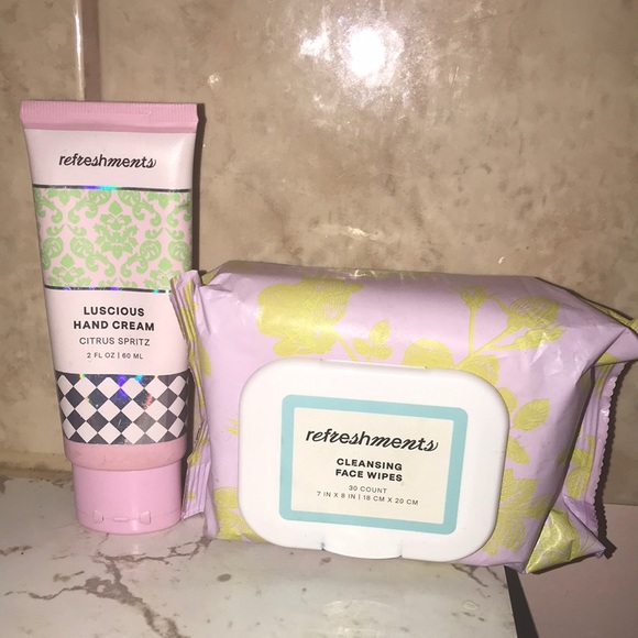 “REFRESHMENTS” Face Wipes & Hand Cream Bundle (NEW)!! - Picture 1 of 7